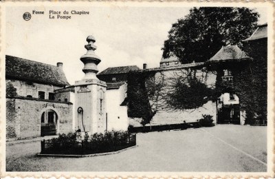 Fosse - Place du Chapitre - La Pompe