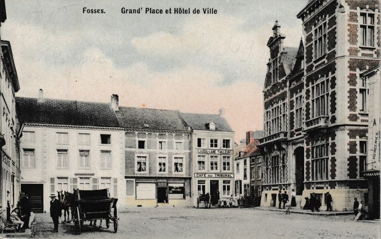 Fosses - Grand' Place et Hôtel de Ville