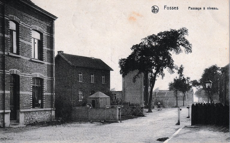 Fosses - Passage à niveau