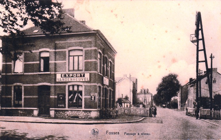 Fosses - Passage à niveau