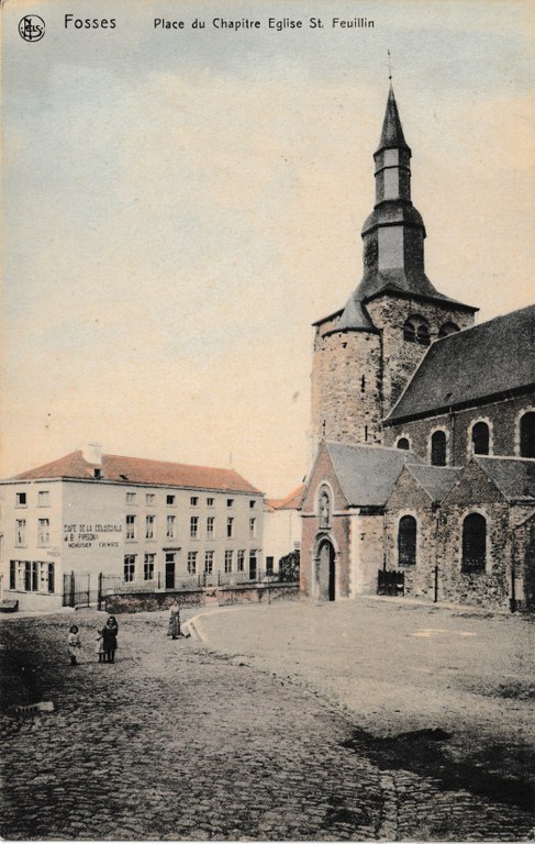 Fosses - Place du Chapitre - Eglise St. Feuillen