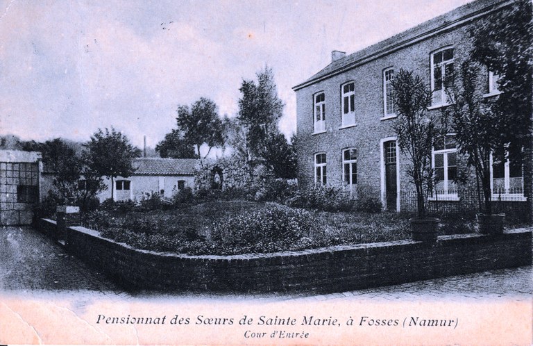 Pensionnat des Soeurs de Sainte Marie, à Fosses (Namur) - Cour d'Entrée