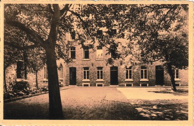 Pensionnat des Soeurs de Sainte Marie, Fosses - Cour de récréation