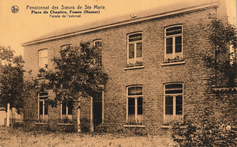 Pensionnat des Soeurs de Ste Marie - Place du Chapitre, Fosses (Namur) - Façade de l'externat