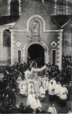 Procession pendant la guerre 14-18 (sans marche militaire)