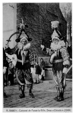 Carnaval de Fosse-la-Ville. Deux "Chinels" (1949)