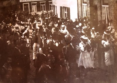 Laetare du 21 mars 1898 : Variété de costumes