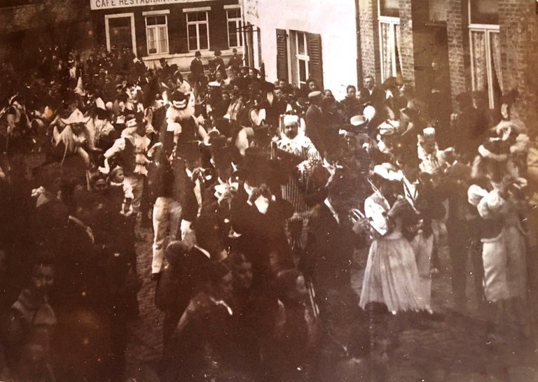 Laetare du 21 mars 1898 : Variété de costumes