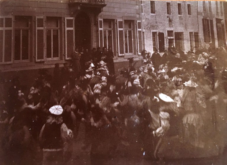Laetare du 21 mars 1898 : Variété de costumes