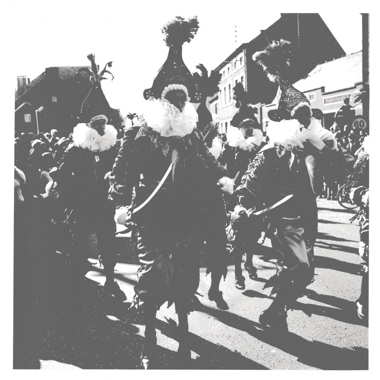 Fosses-la-Ville : Carnaval avec les "Chinels"