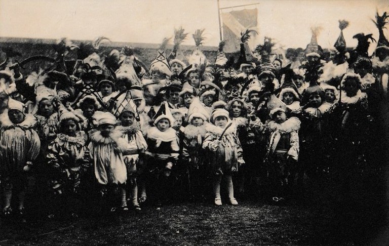 Groupe d'enfants Chinels (début 20ème siècle)