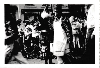 Laetare 1956 : Homme de feuille et petits Chinels