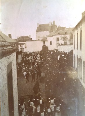 Laetare du 21 mars 1898 : Place du Chapitre