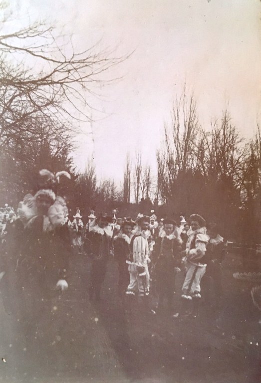 Laetare du 21 mars 1898 : Chinels avec et sans bosses