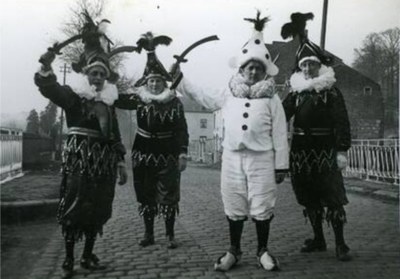 Les Chinels et leurs danses à Fosses-la-Ville - 1949