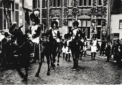 Marche de Saint-Feuillen, à Fosses (Namur) - Les grenadiers (1928)