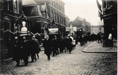 Saint-Feuillen 1928 : La procession