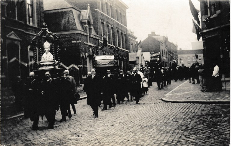 Saint-Feuillen 1928 : La procession