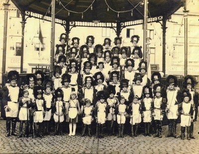 Saint-Feuillen 1935 : Grenadiers fossois