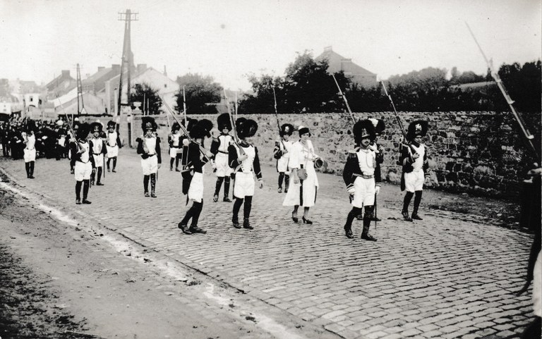 Saint-Feuillen 1935 - Grenadiers