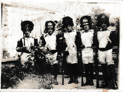 Saint-Feuillen 1935 : Quelques grenadiers
