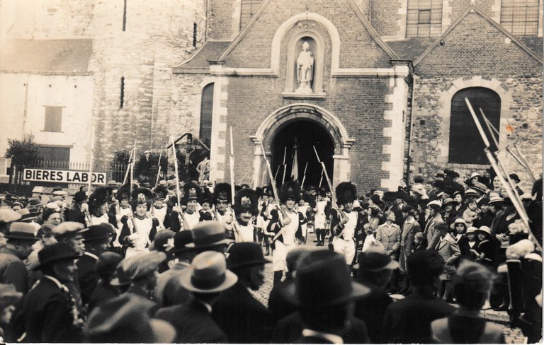 Saint-Feuillen 1935 : Sortie de la Bénédiction des Armes