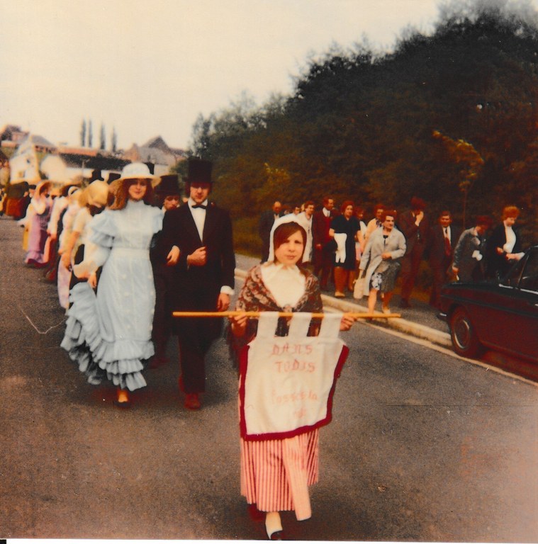 Groupe fossois de danses folkloriques - 1972