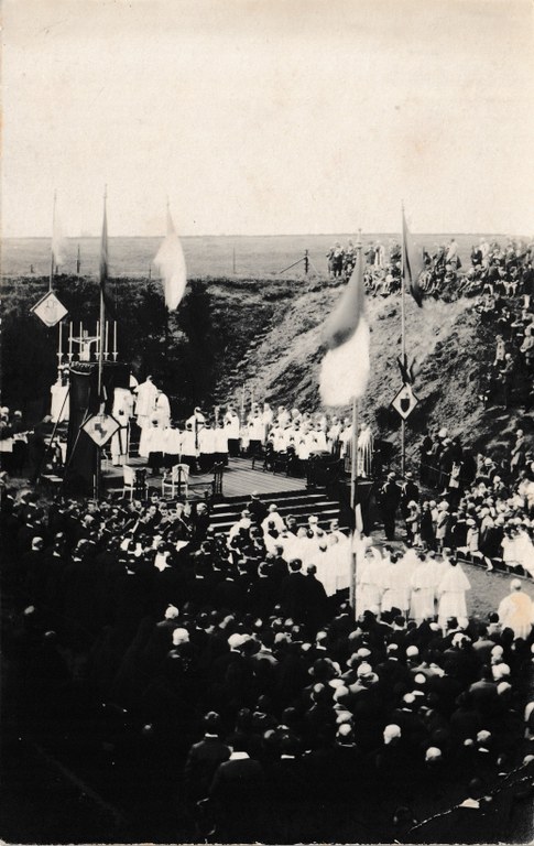Messe pontificale 1928 - Bienheureux Hugues de Fosses