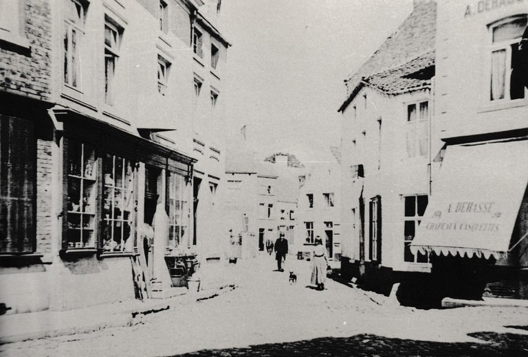 Fosses aux environs de l'an 1900