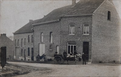 Haut de la rue des Zolos