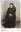 Photographie réalisée par Emile Pochet d'une vieille dame, en studio