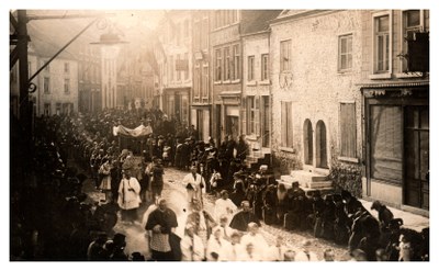 Procession par les soldats Irlandais