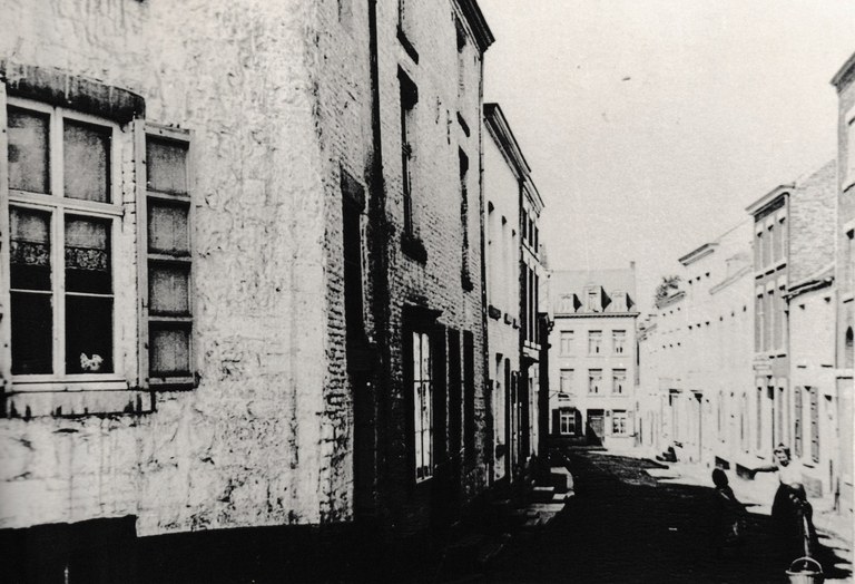 Rue Al Chenal (rue du Curé, puis rue Delmotte-Lemaître) aux environs de l'an 1900