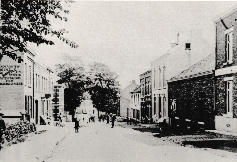 Rue de la Station aux environs de l'an 1900