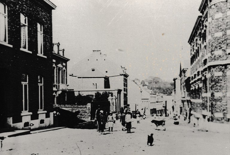 Rue de Vitrival (depuis la rue de la Station) aux environs de l'an 1900