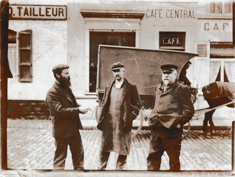 Sur la Place du Marché ...