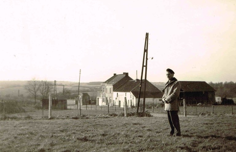 Albert WILMOT dans le terrain de Joseph KINIF.