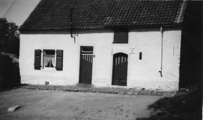 En 1953 sur la Place communale : la maison de Pierre Joseph JACQUET et Philomène BARBIER
