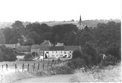 Le Bas-Sart vu de la route vers Gougnies dans les années ’80