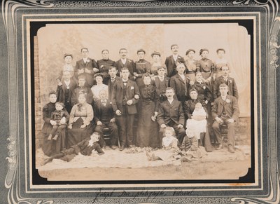 Photographie familiale prise par Joseph Dor (Vitrival)