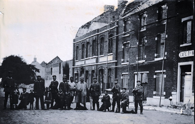 Soldats allemands occupant Fosses en septembre 1914